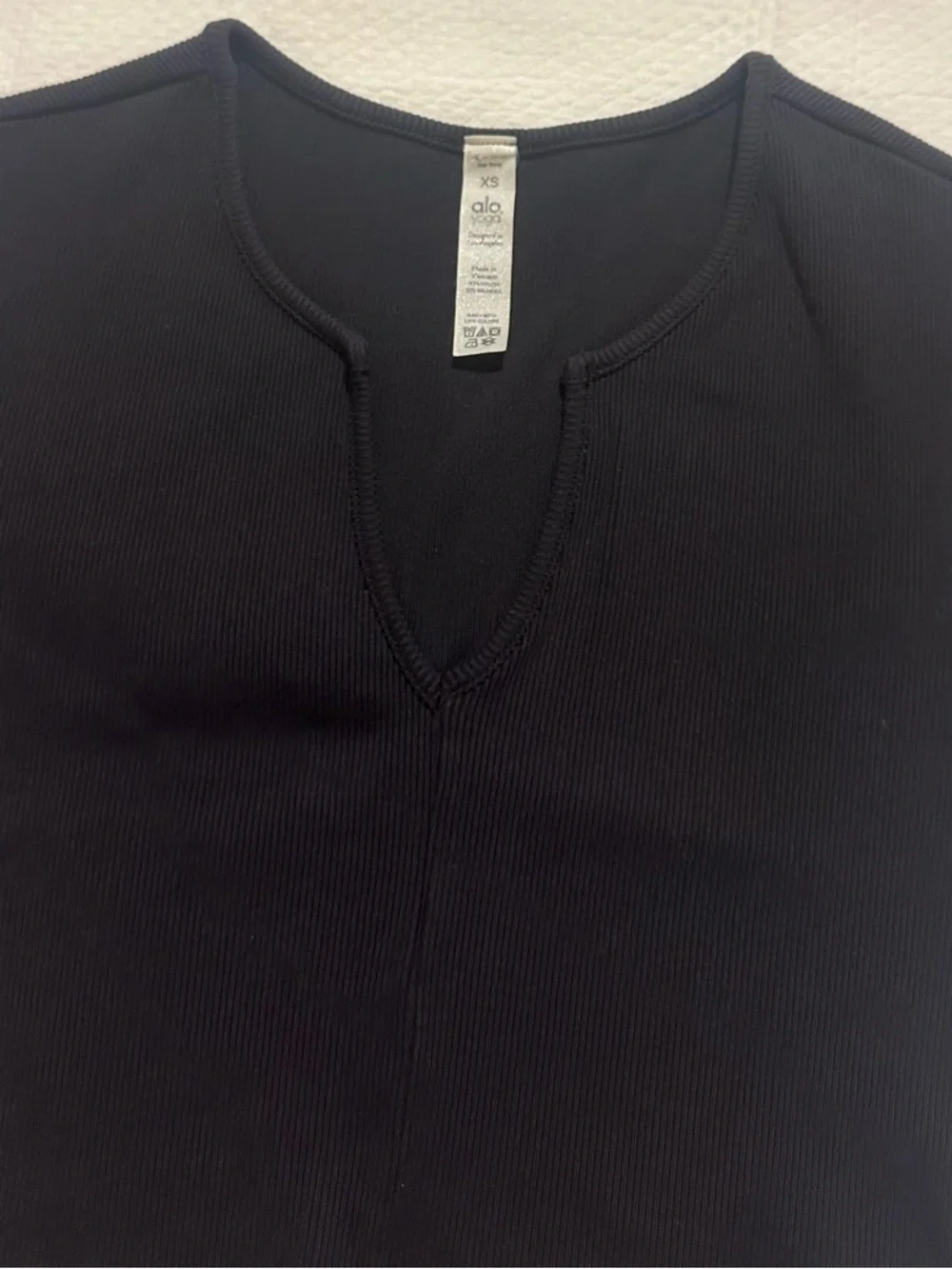 Alo Yoga Savvy Short Sleeve Rib Crop Top - Black XS